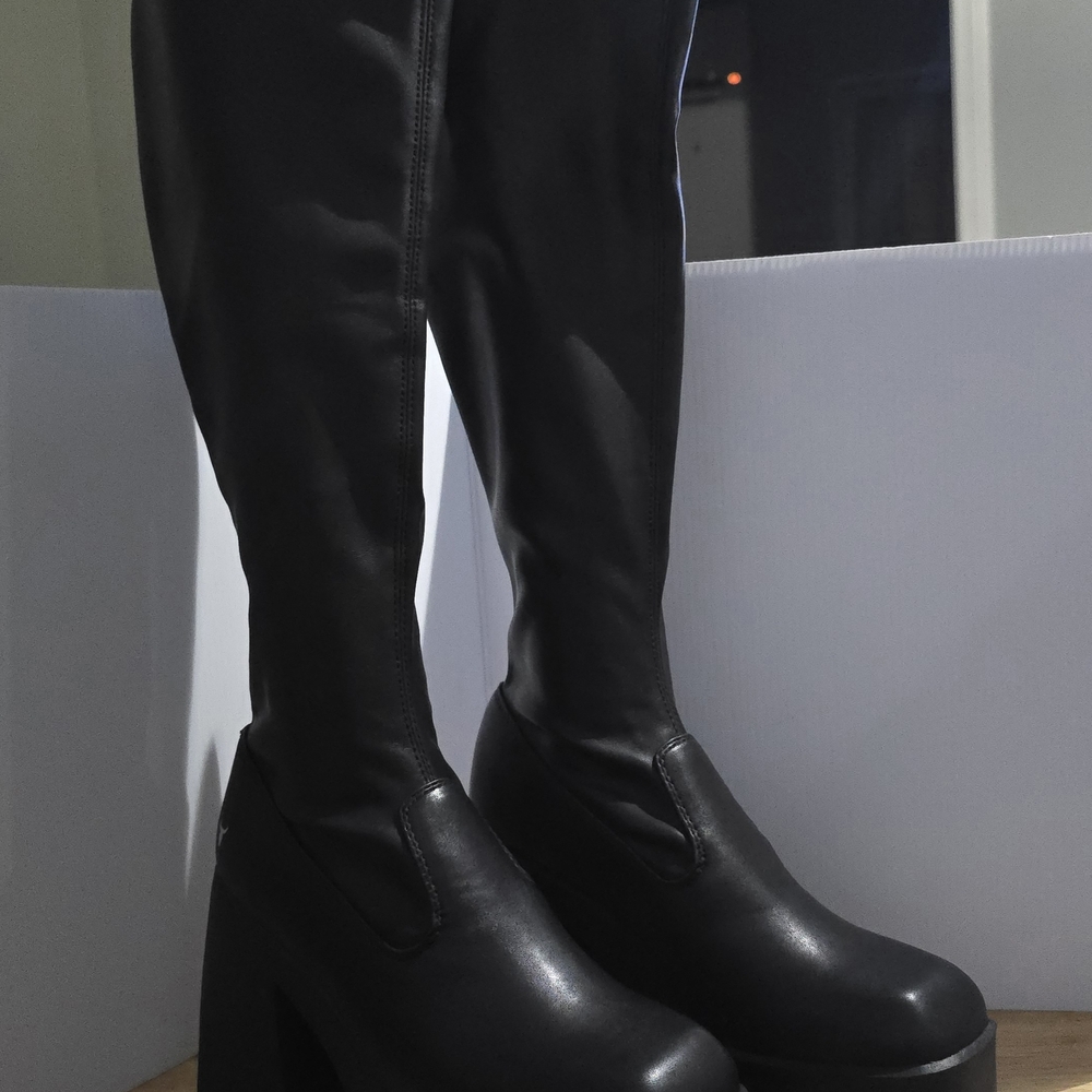 Windsor Smith Black Knee-High Platform Heeled Boots - Picture 7 of 14